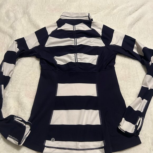 Lululemon Run Switch Back 1/2 Zip Size 6 - Picture 4 of 4